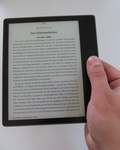 Kindle Oasis 2 (2017) in meiner Hand