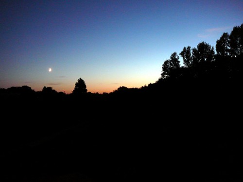 Farbverlauf am Himmel über dem Lautrupsbachtal