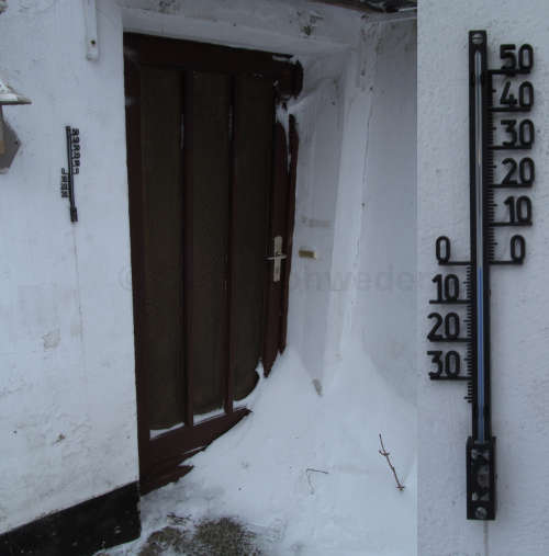 Schneeverwehung 2 Tage vor Frühlingsanfang