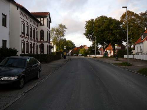 Straße fertig asphaltiert