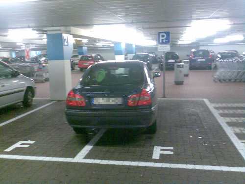 Auto, geparkt.